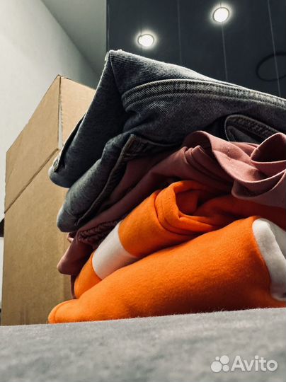Коробка/пакет женских вещей (S)