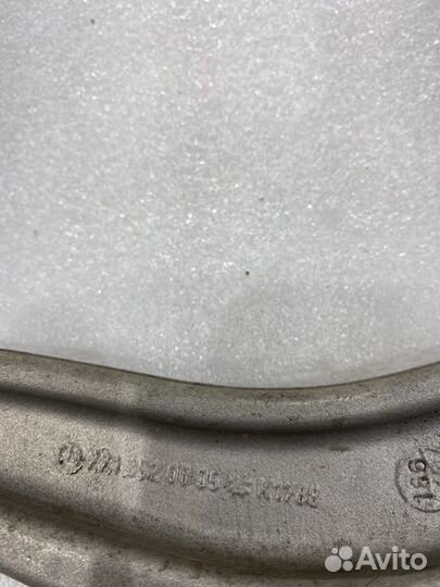 Рычаг подвески верхний задний левый Mercedes-Benz