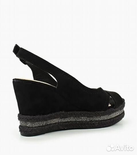 Босоножки замшевые на танкетке Queen Vivi