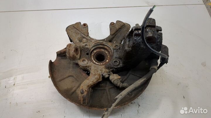 Ступица (кулак, цапфа) правая передняя Volkswagen Golf 6