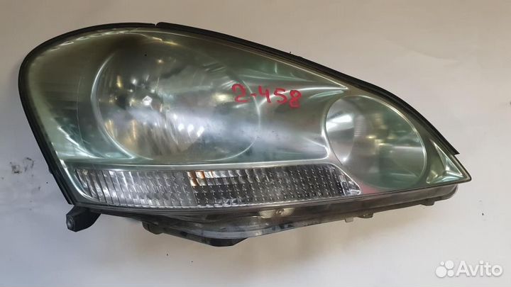 Фара R toyota ipsum ACM21