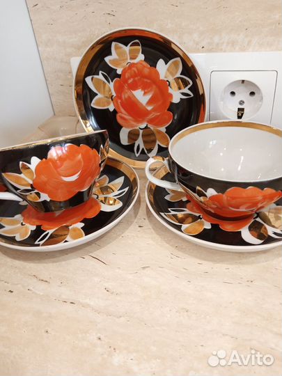 Розы на чёрном чайные пары + сливочник