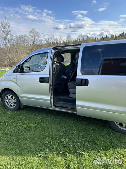 Hyundai Grand Starex 2.5 AT, 2009, 293 700 км