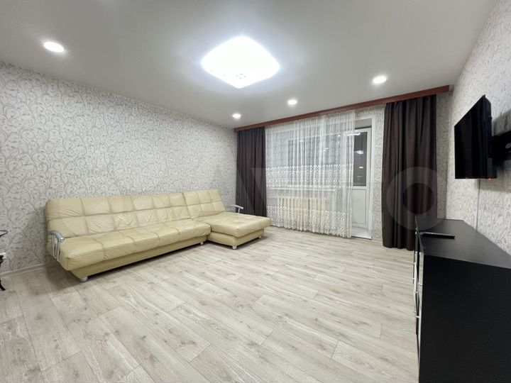 2-к. квартира, 65 м², 6/9 эт.