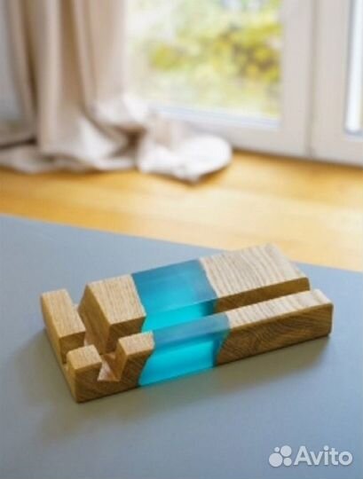 Подставка для телефона из дерева