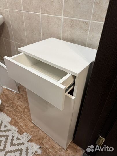 Тумба белая