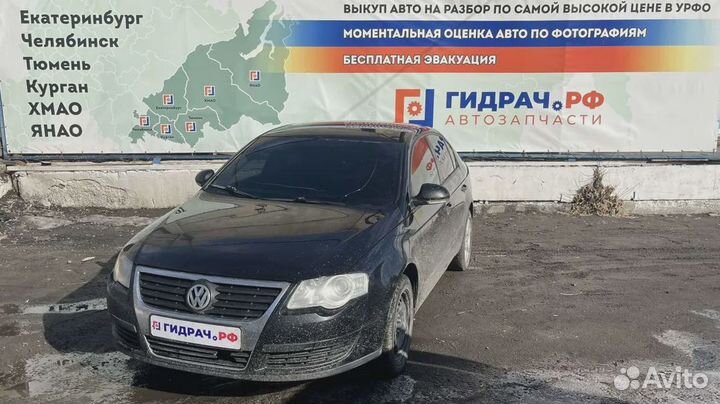 Кожух рулевой колонки верхний Volkswagen Passat B6