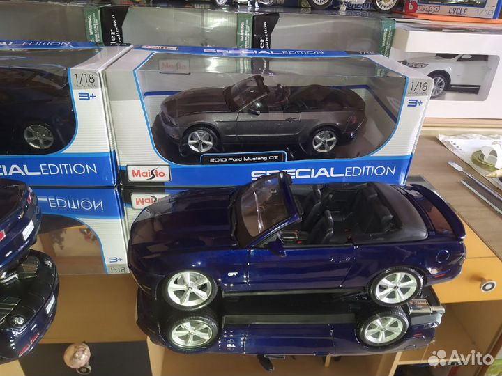 1:18 Ford Mustang 2010 GT и Mercedes-Benz SL 55