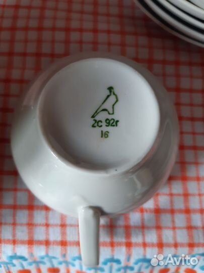 Чайные чашки с блюдцами