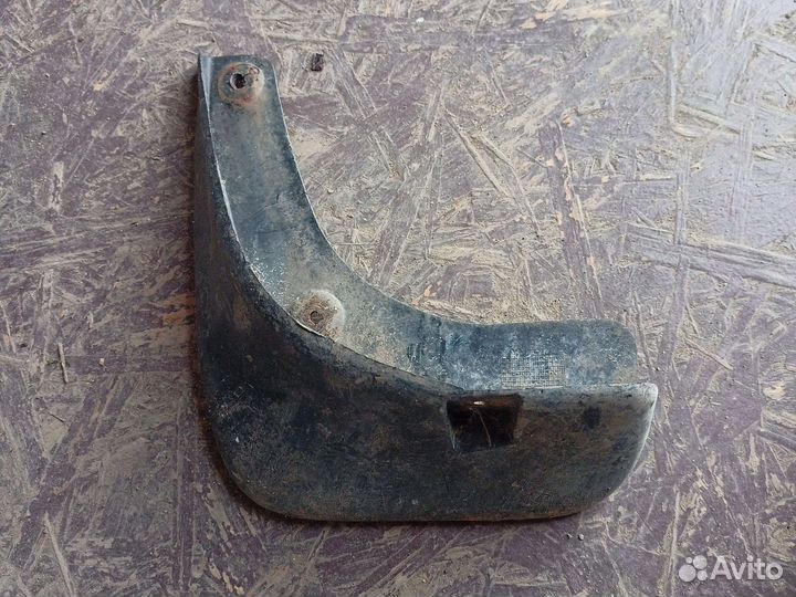 Брызговик задний левый Daewoo Leganza