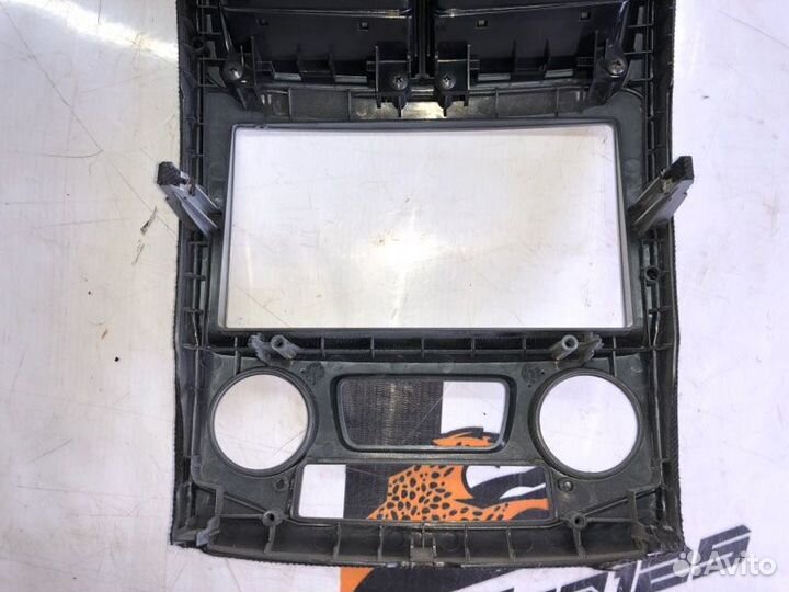 Консоль центральная Kia Sportage D4EA 2007