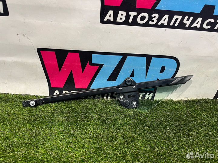 Стекло двери передней левой Fiat 124 2018