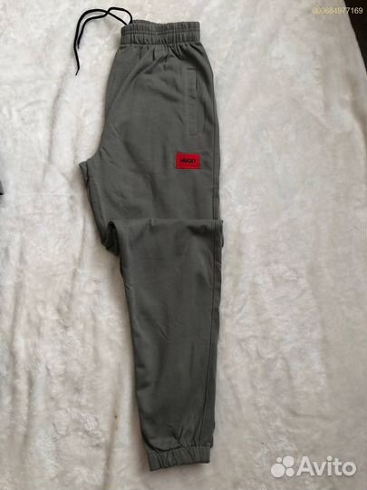 Костюм тройка (жилетка +костюм) Hugo Boss