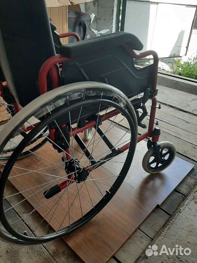 Инвалидная коляска новая