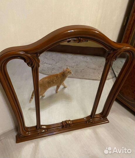 Зеркало настенное в раме