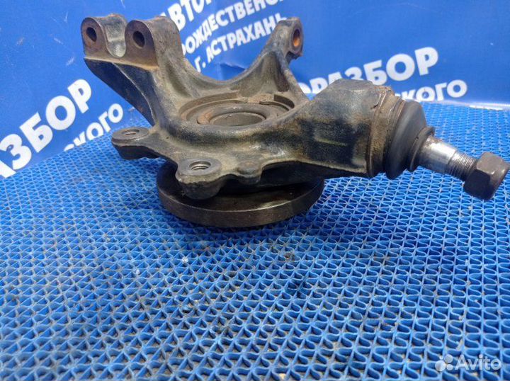 Передний правый поворотный кулак Peugeot 308