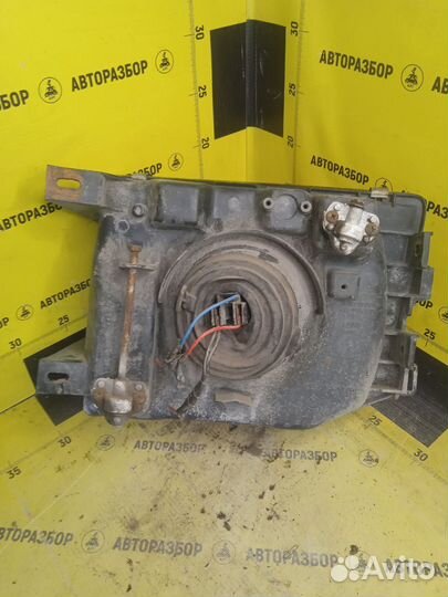 Фара правая Mitsubishi pajero 2.8