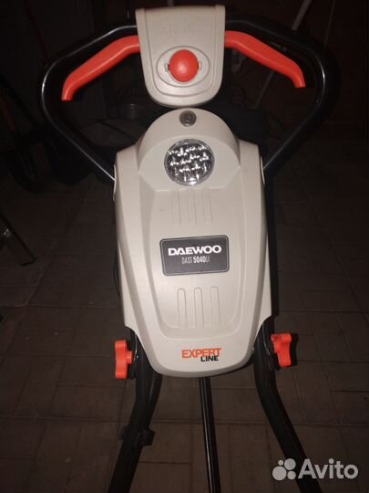 Снегоуборочная машина Daewy