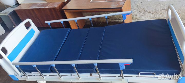 Медицинская кровать Barry с матрасом