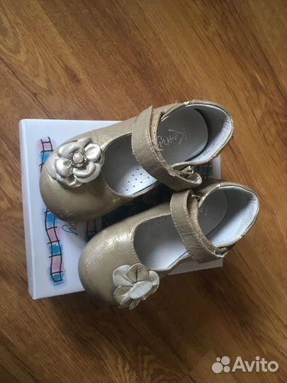 Нарядные туфли для девочки