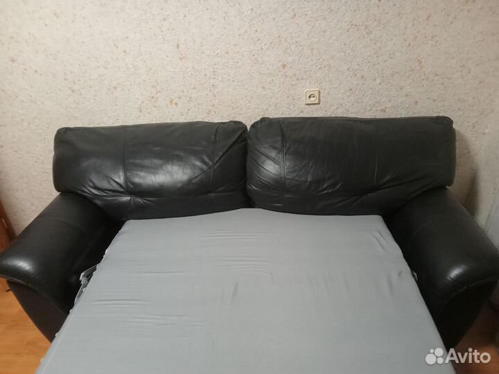 Кожаный диван IKEA раскладной