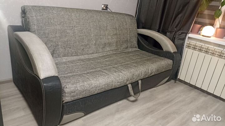 Диван прямой раскладной бу