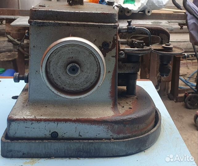 Скорняжная швейная машина