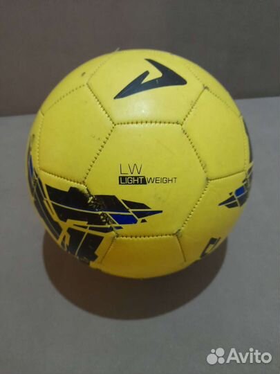 Футбольный мяч Demix