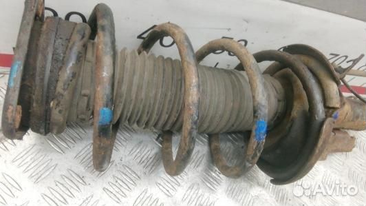 Стойка передняя левая ford focus 2 (KML26K501)