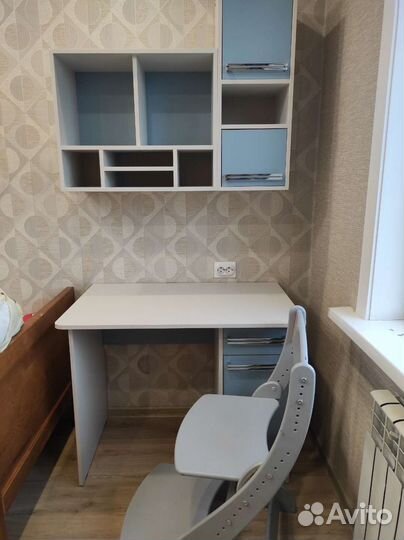 Уголок школьника стол со шкафчиками