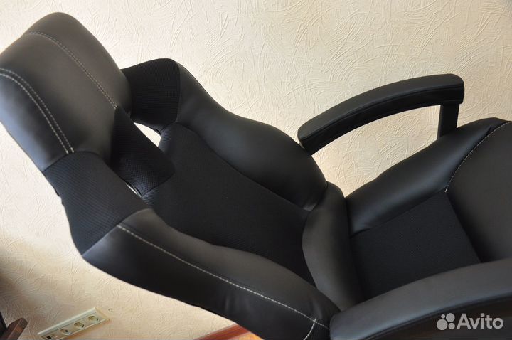 Компьютерное кресло 
