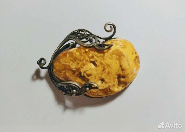 Брошь СССР Пейзажный янтарь