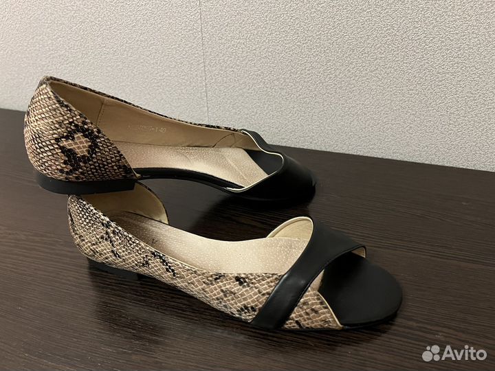 Босоножки 40