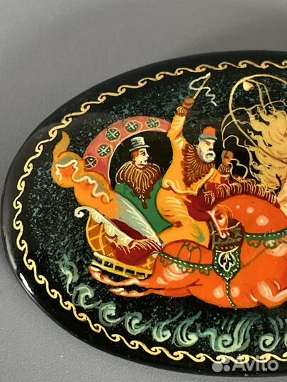 Брошь СССР лаковая миниатюра винтажная