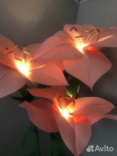 Светильник ростовой Лилия