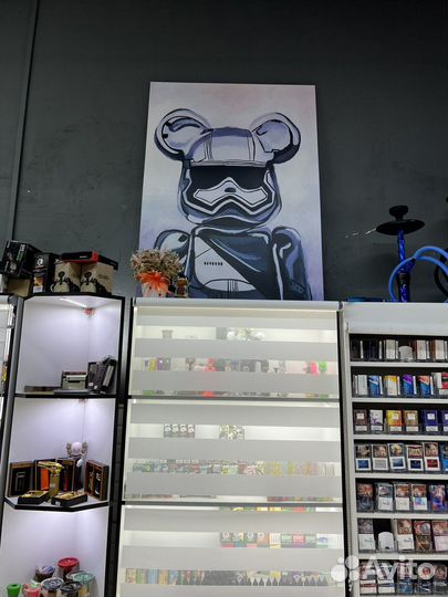 Продавец в табачный магазин