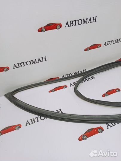 Уплотнитель двери задней Toyota Corolla E150