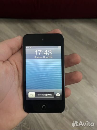Плеер iPod touch 4