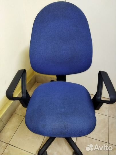 Офисное кресло