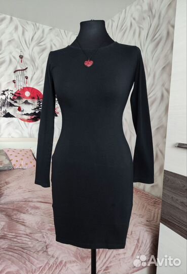 Чёрное трикотажное платье XS