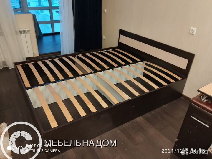 Кровать