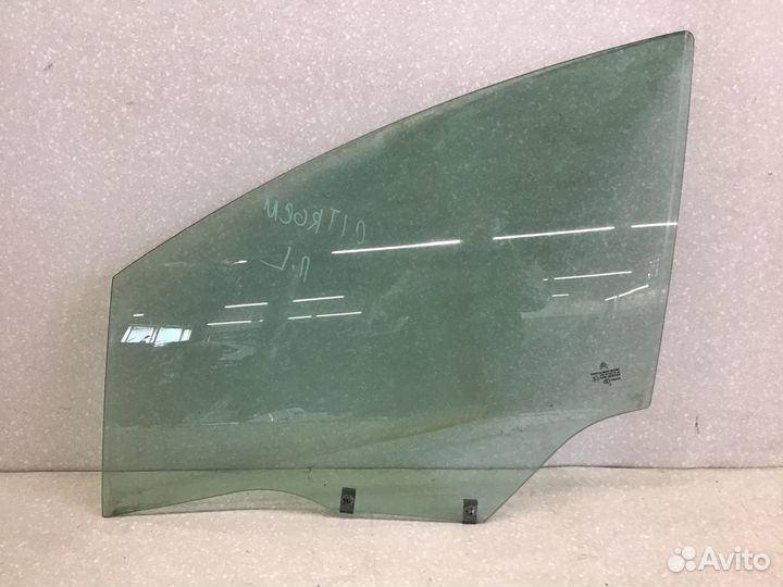 Стекло двери передней левой Citroen C4 2005-2011