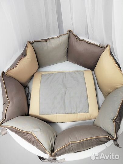 Комплект в детскую кроватку с бортиками