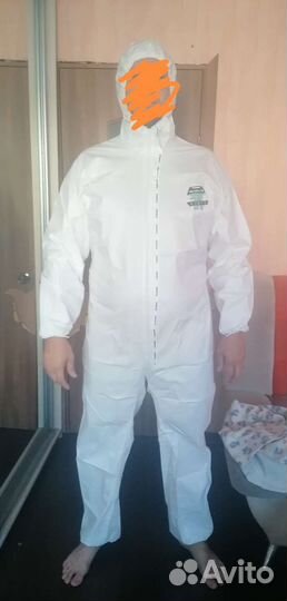 Защитный костюм
