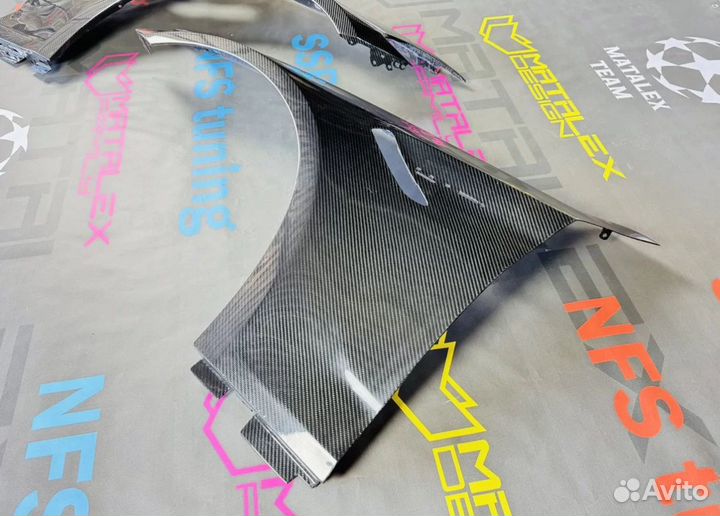 Карбоновые крылья BMW M5 F90 OEM стиль широкие