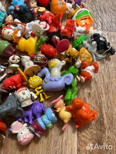 Игрушки из киндера пакетом