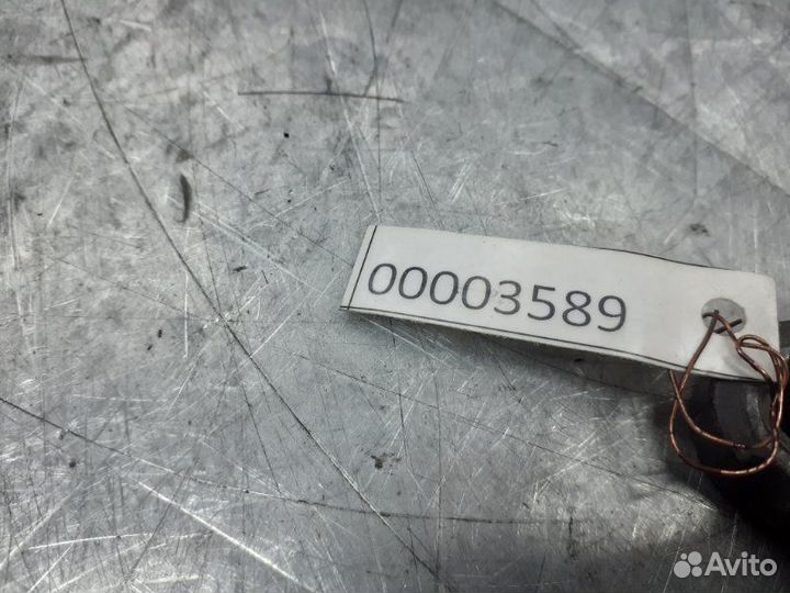 Поводок стеклоочистителя передний правый