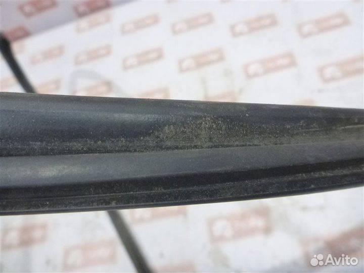Уплотнительная резинка стекла задняя левая Subaru