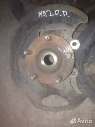 Ступица передняя правая Мазда 3