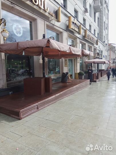 Уличный зонт для кафе